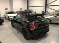 Mini Cooper S 2.0i F56 met Garantie/Navi
