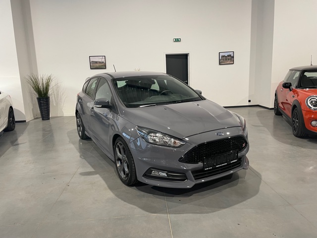 Ford Focus ST 2.0i ‘2017’ met Garantie