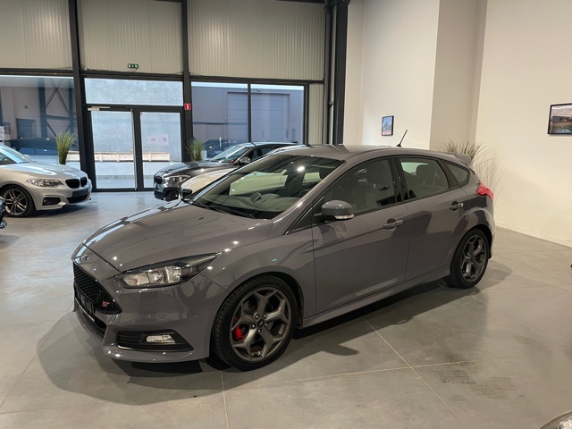 Ford Focus ST 2.0i ‘2017’ met Garantie