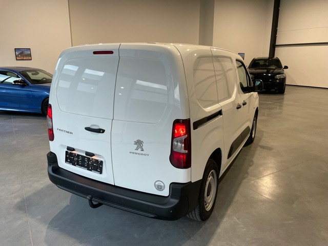 Peugeot Partner 1.2i ‘2019’ met Navi/Garantie Lichte Vracht