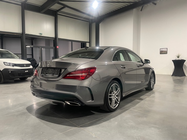 Mercedes CLA 180 AMG-Line met Navi/Garantie