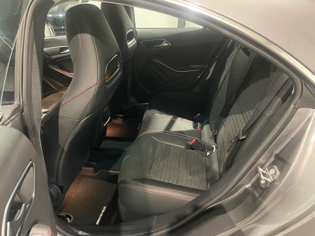 Mercedes CLA 180 AMG-Line met Navi/Garantie