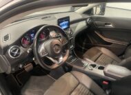 Mercedes CLA 180 AMG-Line met Navi/Garantie