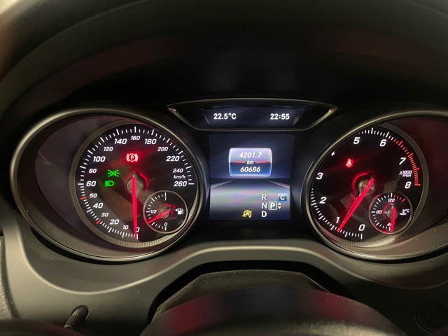 Mercedes CLA 180 AMG-Line met Navi/Garantie