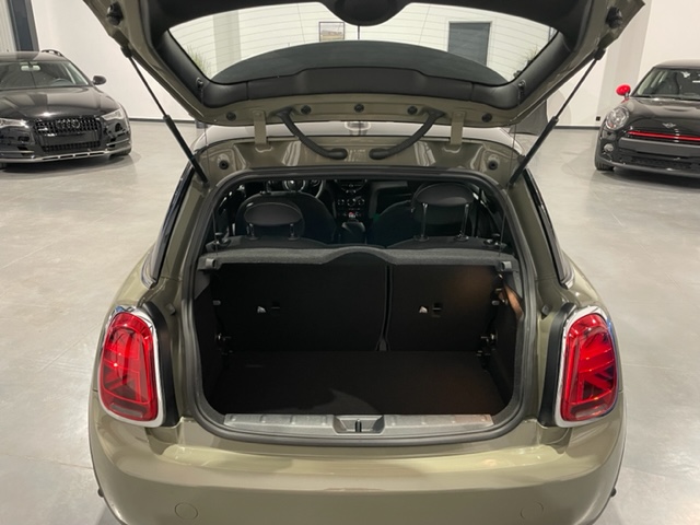 Mini Cooper 1.5i ‘2019’ met Navi/Garantie