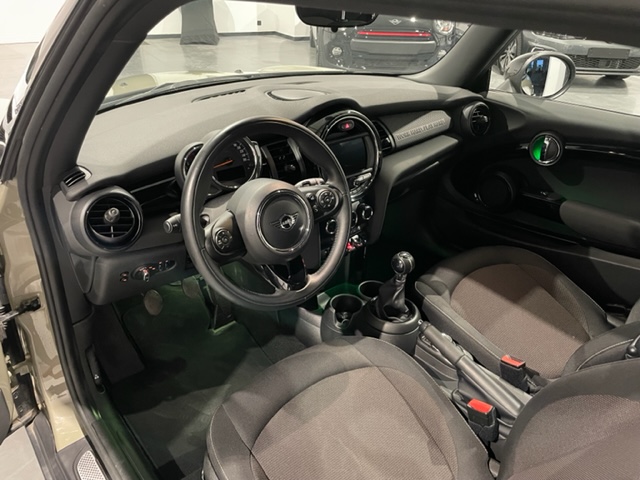 Mini Cooper 1.5i ‘2019’ met Navi/Garantie
