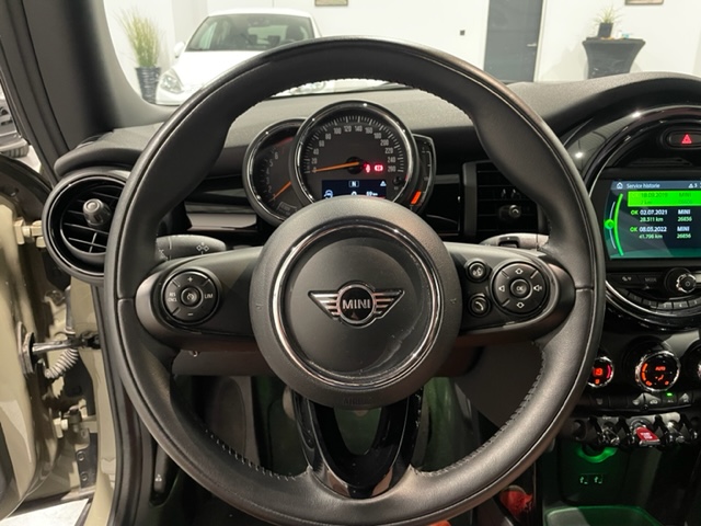 Mini Cooper 1.5i ‘2019’ met Navi/Garantie
