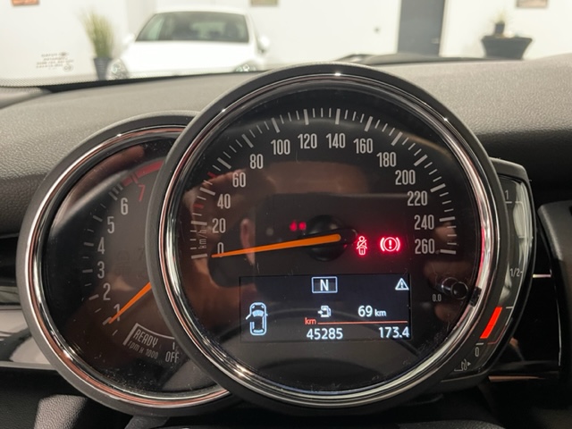 Mini Cooper 1.5i ‘2019’ met Navi/Garantie