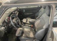Mini Cooper 1.5i ‘2017’ met Navi/Garantie