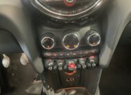 Mini Cooper 1.5i ‘2017’ met Navi/Garantie
