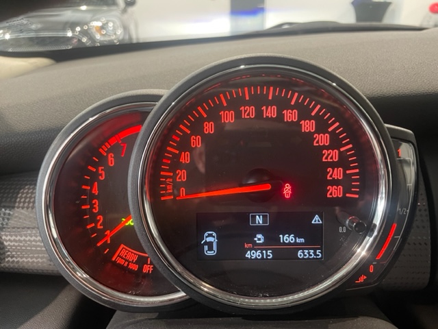 Mini Cooper 1.5i ‘2017’ met Navi/Garantie