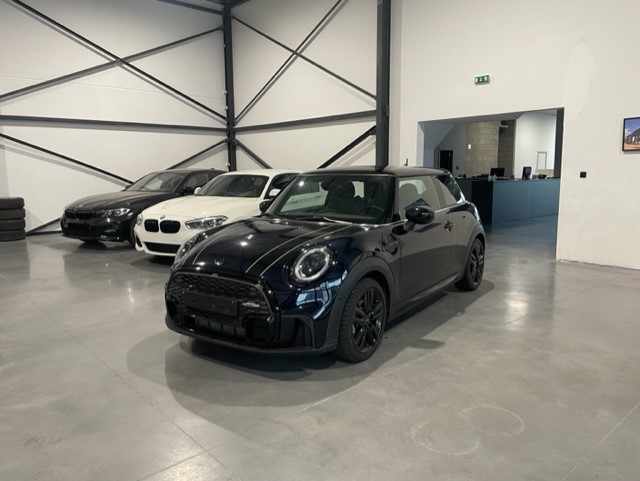 Mini Cooper 1.5i Facelift JCW met Garantie