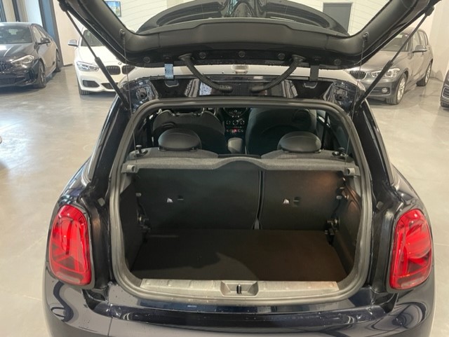 Mini Cooper 1.5i Facelift JCW met Garantie