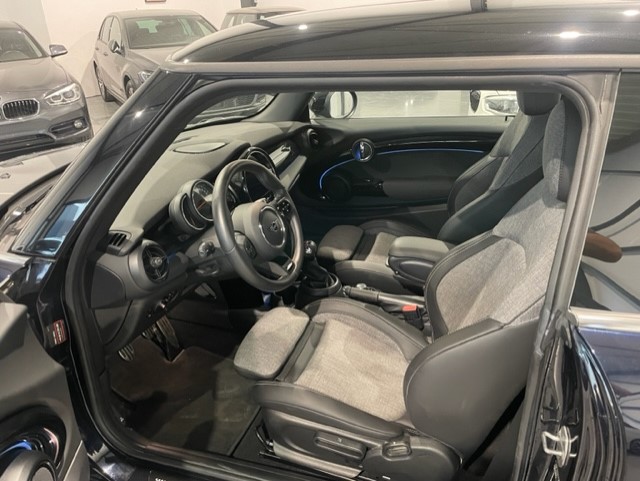 Mini Cooper 1.5i Facelift JCW met Garantie