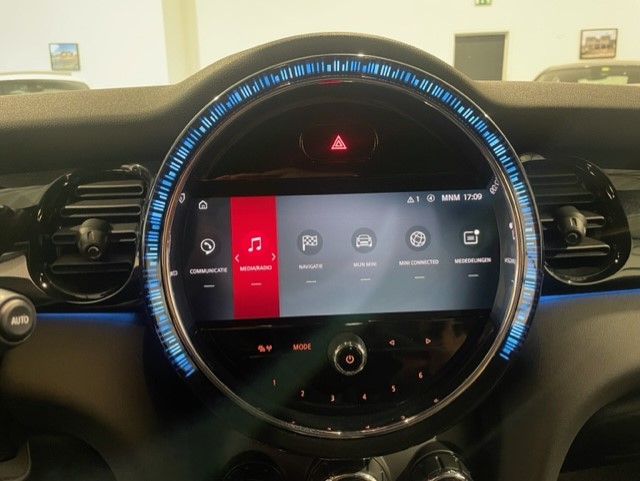 Mini Cooper 1.5i Facelift JCW met Garantie