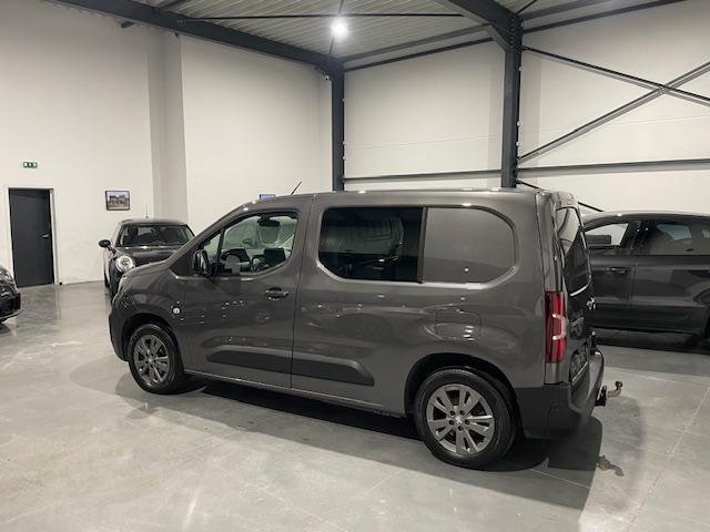 Peugeot Partner 1.2i Premium ‘2022’ met Garantie