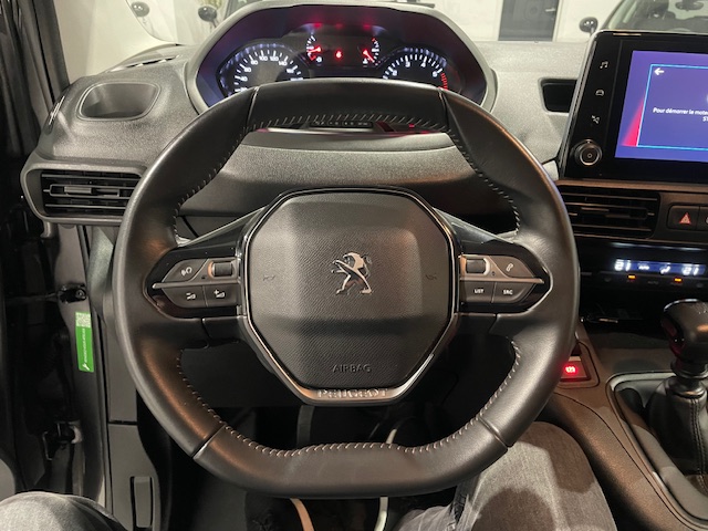 Peugeot Partner 1.2i Premium ‘2022’ met Garantie