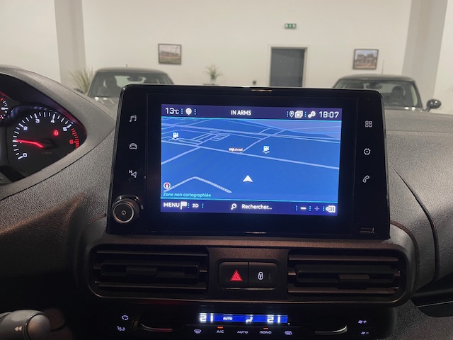 Peugeot Partner 1.2i Premium ‘2022’ met Garantie