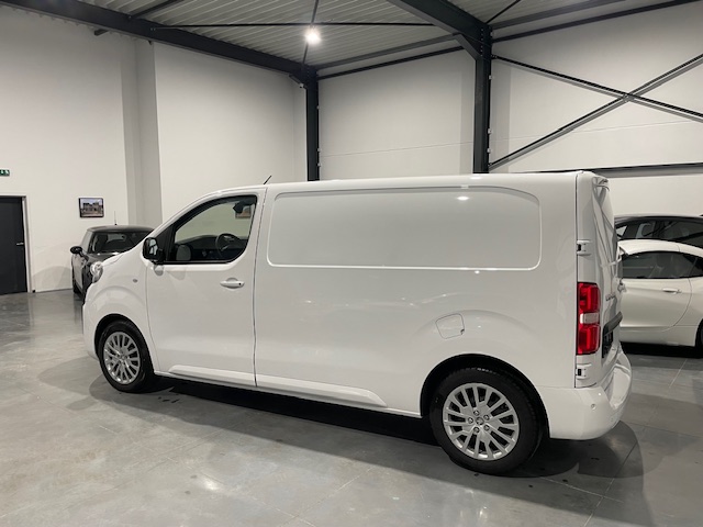 Peugeot Expert 2.0HDi ‘2023’ met Fabrieksgarantie Automaat