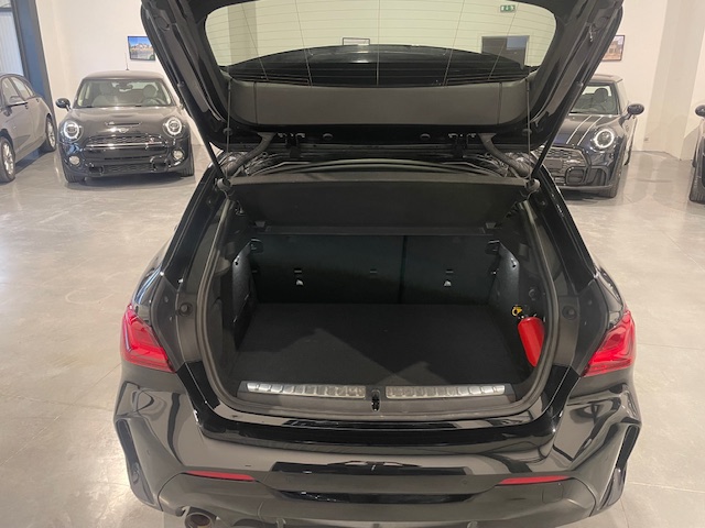 Bmw 118i F40 M-Pack Full Option met Garantie