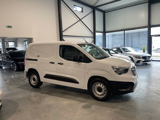 Opel Combo 1.5d ‘2022’ met Garantie