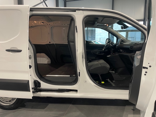 Peugeot Partner 1.5diesel ‘2022’ met Garantie