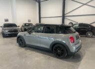 MINI Cooper 1.5i Facelift ‘2022’ met Garantie