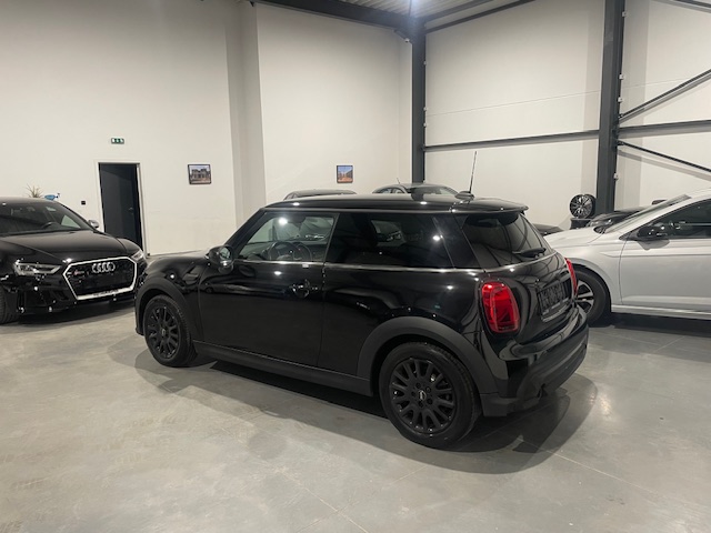 Mini Cooper 1.5i Facelift ‘2022’ met Garantie