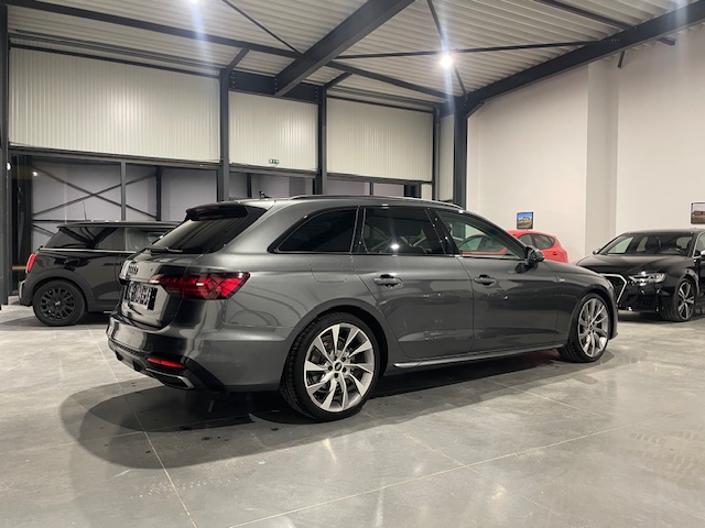 Audi A4 2.0TDi S-Line Facelift met Garantie