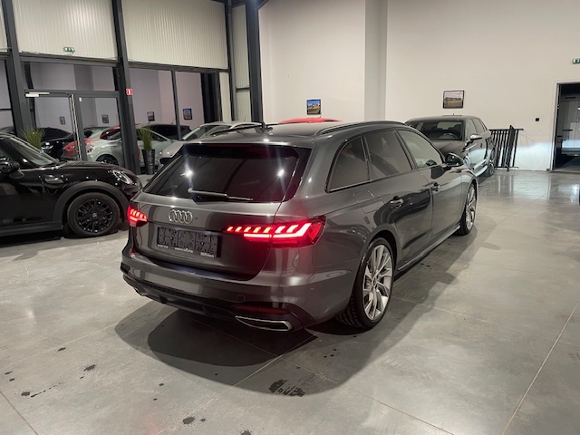 Audi A4 2.0TDi S-Line Facelift met Garantie
