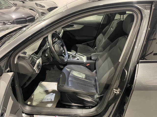 Audi A4 2.0TDi S-Line Facelift met Garantie