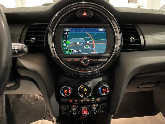 Mini Cooper 1.5i Automaat met Garantie