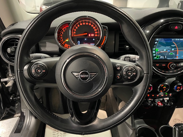 Mini Cooper 1.5i Automaat met Garantie