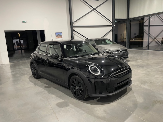 Mini Cooper 1.5i Automaat ’22’ met Garantie