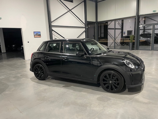 Mini Cooper 1.5i Automaat ’22’ met Garantie