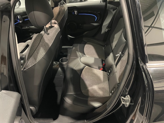 Mini Cooper 1.5i Automaat ’22’ met Garantie