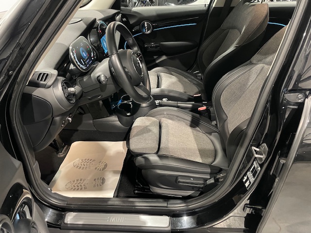 Mini Cooper 1.5i Automaat ’22’ met Garantie