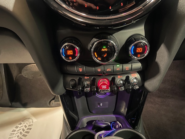 Mini Cooper 1.5i Automaat ’22’ met Garantie