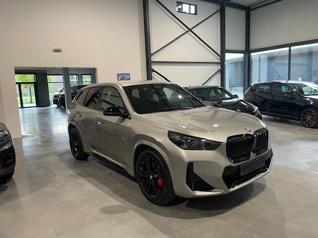 BMW iX1 xDrive30 M Sportpaket met Garantie