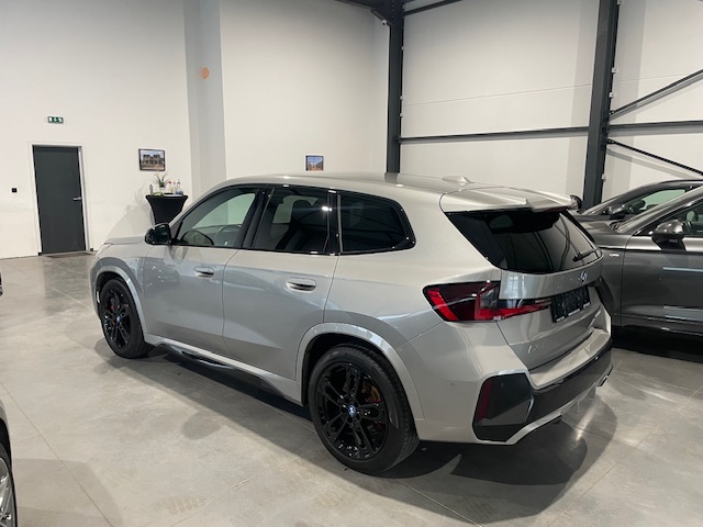 BMW iX1 xDrive30 M Sportpaket met Garantie