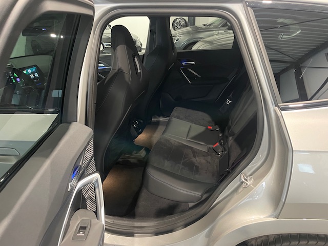 BMW iX1 xDrive30 M Sportpaket met Garantie