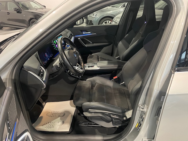 BMW iX1 xDrive30 M Sportpaket met Garantie