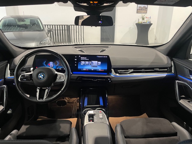 BMW iX1 xDrive30 M Sportpaket met Garantie