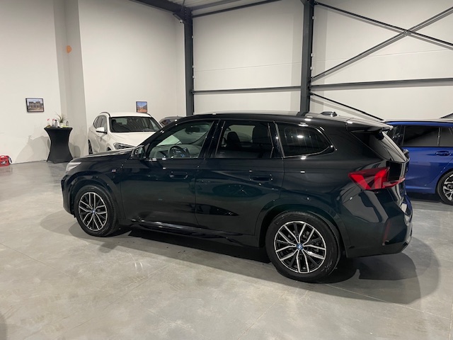 Bmw IX1 eDrive20 M-Pack met Garantie