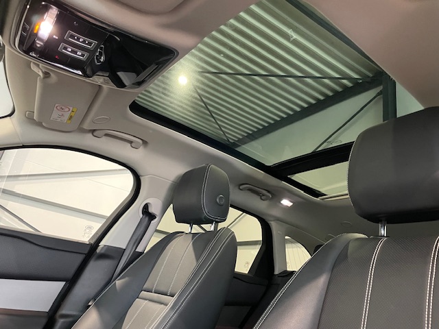 Land Rover Velar P400e ’23’ met Garantie