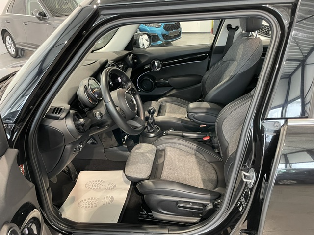 Mini Cooper 1.5i Facelift ’21 met Garantie