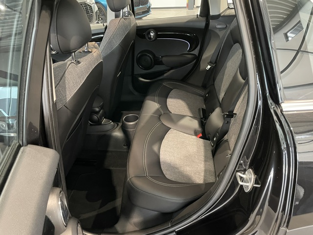 Mini Cooper 1.5i Facelift ’21 met Garantie