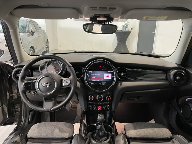 Mini Cooper 1.5i Facelift ’21 met Garantie