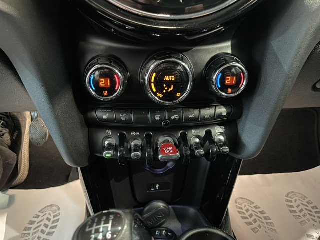 Mini Cooper 1.5i Facelift ’21 met Garantie