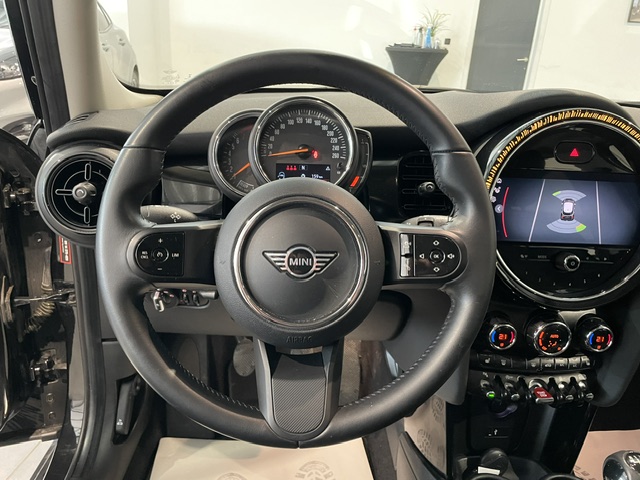 Mini Cooper 1.5i Facelift ’21 met Garantie
